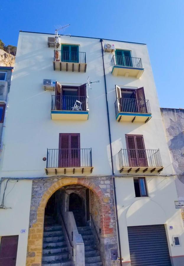 Tra La Rocca E Il Mare Di Cefalu Luaran gambar