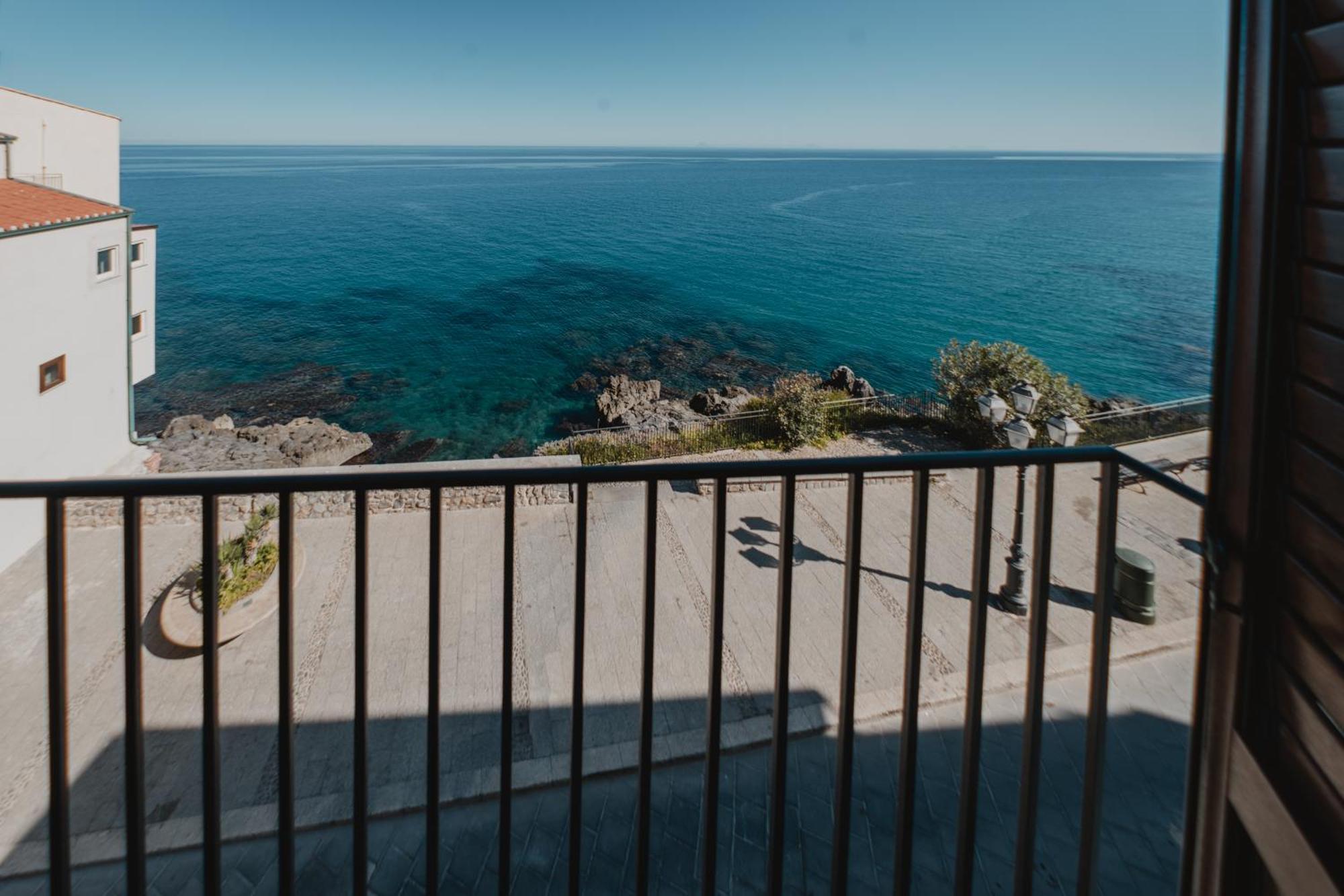Tra La Rocca E Il Mare Di Cefalu Luaran gambar